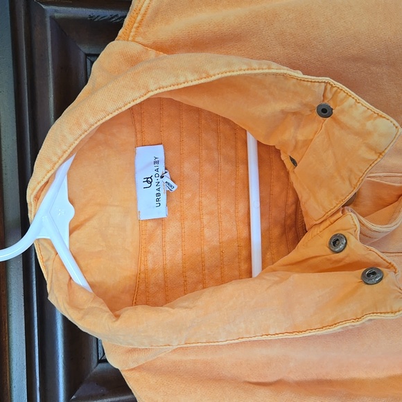 NWOT, Urban Daizy, Orange Long Sleeve Pullover Shirt, Sz M - Picture 2 of 5